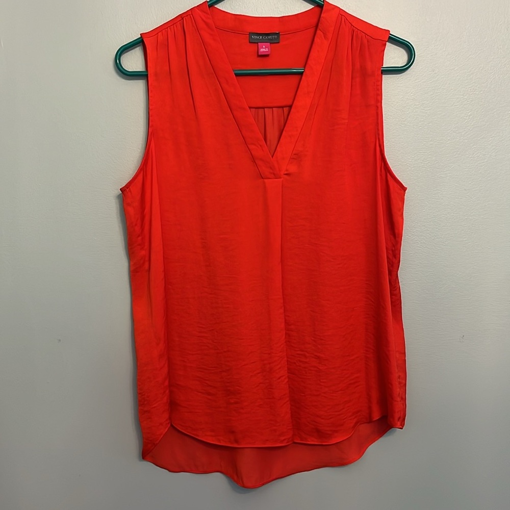 Sleeveless V-neck blouse